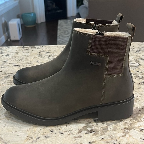 Rockport Shoes Gore Taupe Suede Gore Chelsea Boots - Picture 8 of 15
